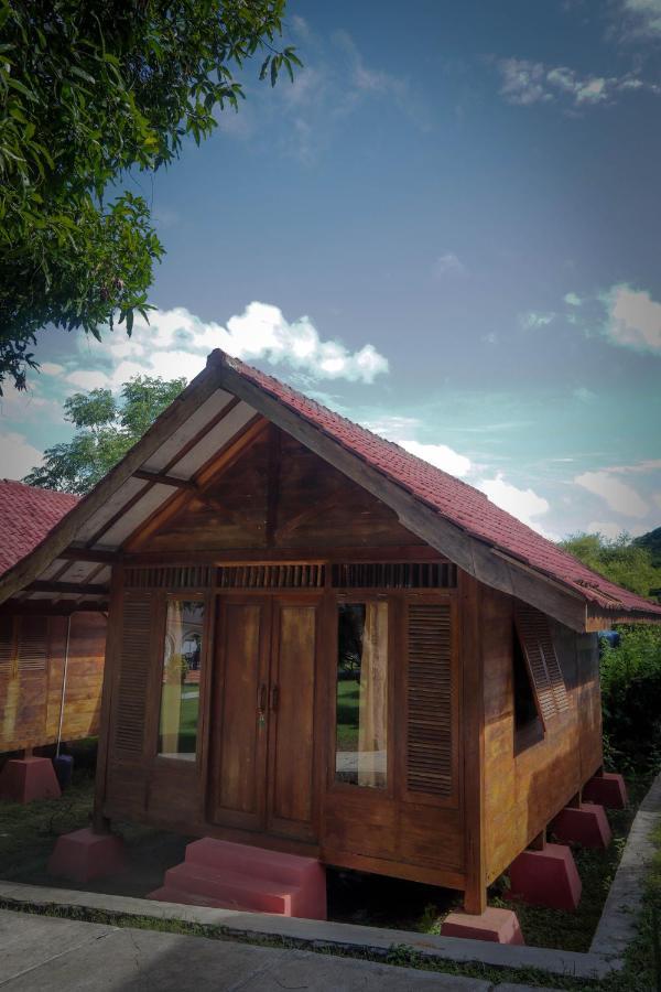 Yut'S Inn Flower Paradise Gili Gede Esterno foto