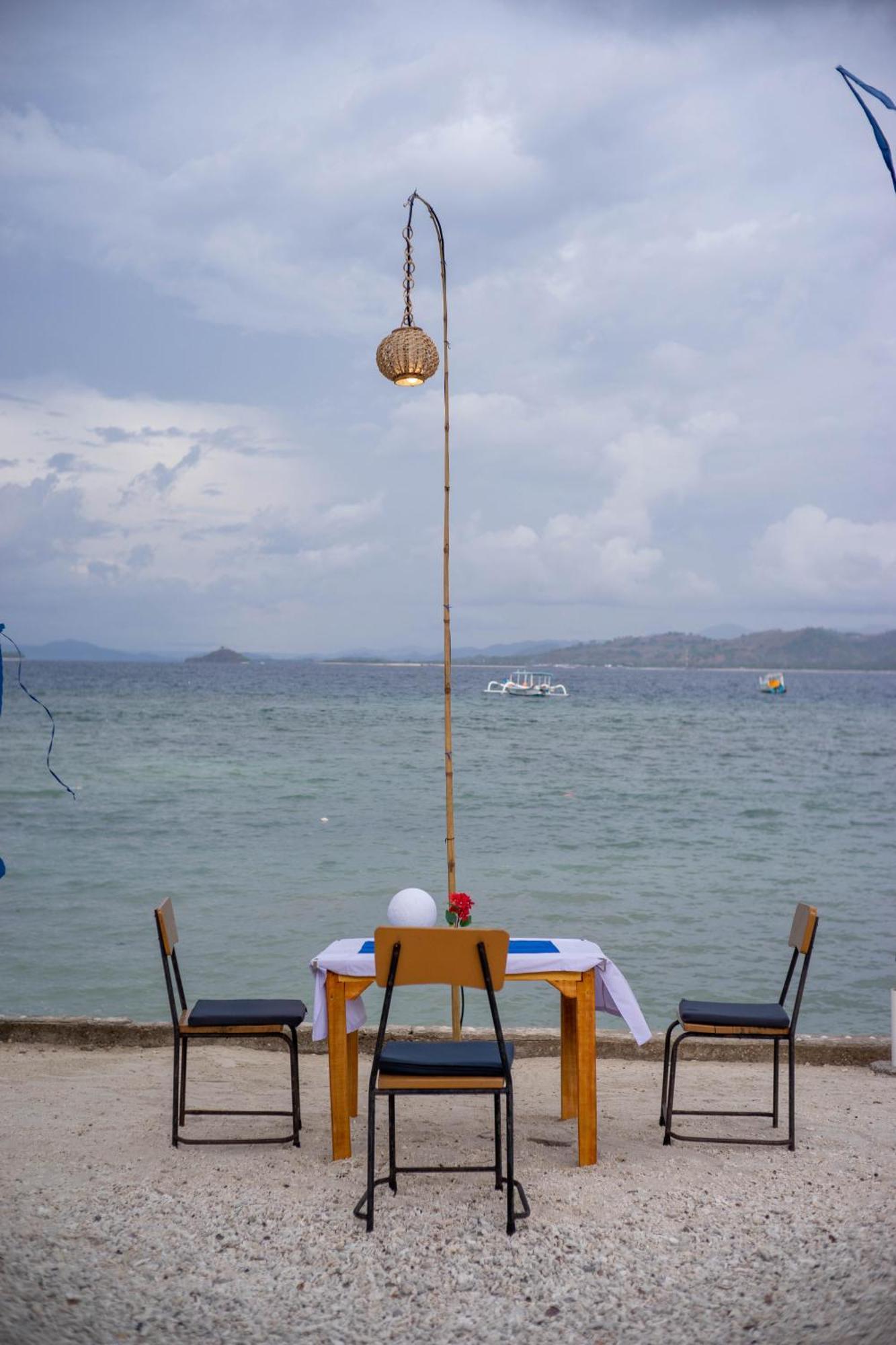 Yut'S Inn Flower Paradise Gili Gede Esterno foto